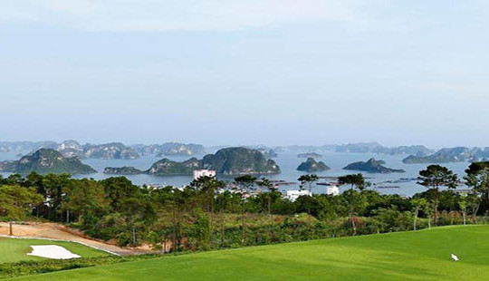 Quảng Ninh: Váng nước màu không gây bất kỳ sự cố môi trường nào với Hạ Long