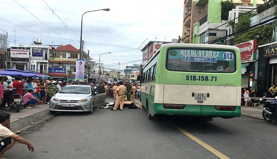 Tài xế mở ở cửa ô tô bất cẩn làm cô gái chết thảm có thể bị phạt đến 5 năm tù?
