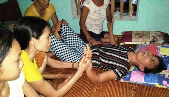 Nỗi đau của người mẹ nghe tin con tử nạn nơi xứ người