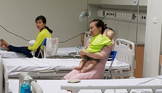 Tìm ra người bỏ rơi bé hơn 1 tuổi nghi bị bạo hành ở Hà Nội