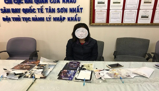 Một phụ nữ bị bắt giữ tại sân bay Tân Sơn Nhất vì vận chuyển cocain