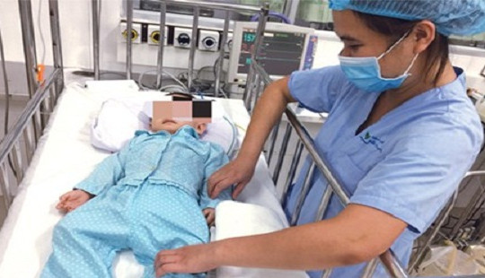 Bé trai 1 tuổi nghi bị bạo hành đã được xuất viện