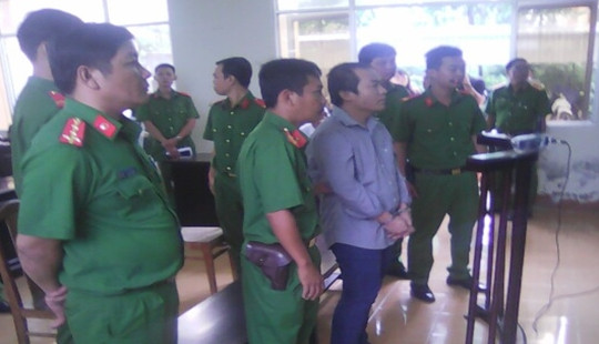Đâm chết thai phụ vì không mượn được máy thổi ôxy