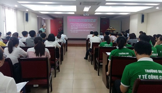 90 sinh viên trường Y hỗ trợ giám sát diệt bọ gậy ở Hà Nội