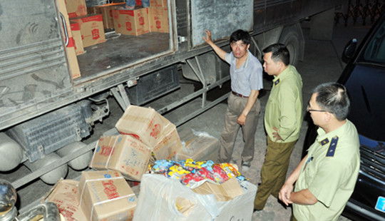 Quảng Ninh: Phát hiện, bắt giữ đối tượng buôn lậu hơn 33 nghìn bao thuốc lá