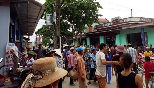 Thanh Hóa: Phụ huynh phản đối việc sáp nhập trường