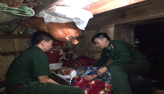 Hà Tĩnh: Một ngư dân trọng thương do tai nạn trên biển