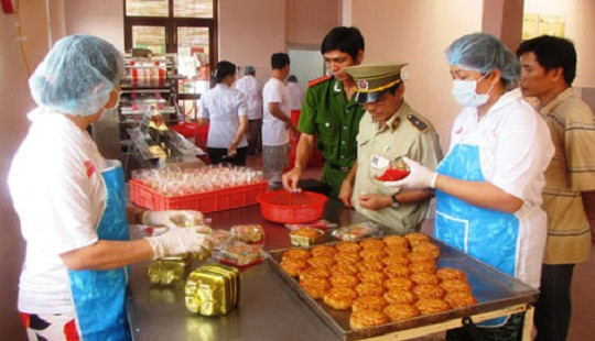 Tăng cường kiểm tra các cơ sở thực phẩm mùa Trung thu