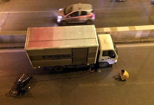 Hà Nội: Thanh niên tử vong dưới gầm xe thư báo trong hầm Kim Liên
