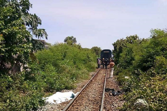 Băng ngang qua đường sắt, 2 phụ nữ bị tàu tông tử vong
