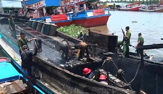 Cháy tàu cá đang sửa chữa, ước tính thiệt hại trên 2 tỷ đồng