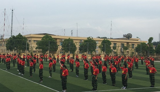 Hơn 200 sinh viên Học viện Khoa học quân sự nhảy flashmob