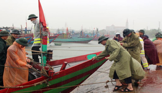 Hà Tĩnh: Sơ tán hàng nghìn người dân trước khi bão số 10 vào bờ