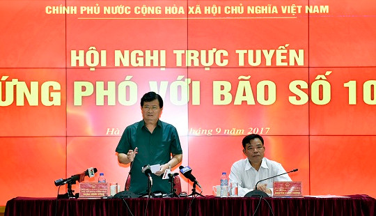 Bão số 10: Đặt giới hạn đỏ đưa người, phương tiện vào bờ