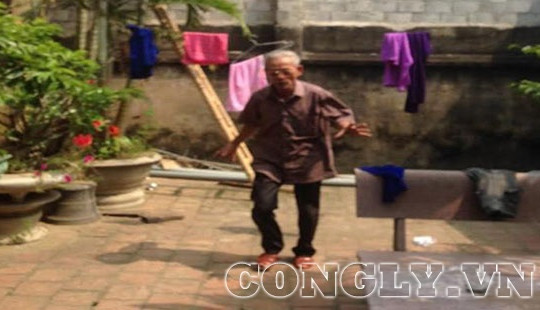 Thanh Hóa: Nhà lão nông liên tục bị tấn công bằng "bom bẩn"