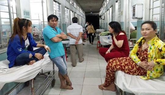 TP.HCM: Điều tra nguyên nhân 26 công nhân của 2 công ty ngộ độc thực phẩm