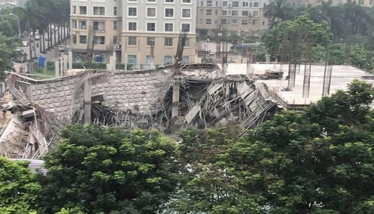 Hà Nội: Trường mầm non đang xây bị sập trong đêm