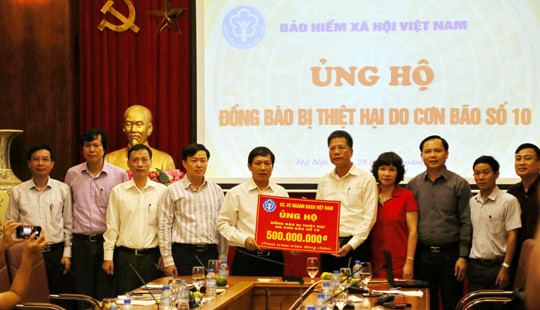 BHXH Việt Nam ủng hộ 500 triệu đồng cho các tỉnh miền Trung
