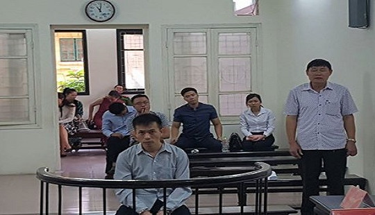 Cựu Phó Giám đốc lừa đảo hàng chục tỉ đồng