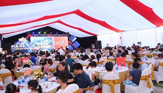 Vinhomes Thăng Long: Lộ diện những chủ nhân may mắn của “Bộ đôi nhà xe nâng tầm chuẩn sống”
