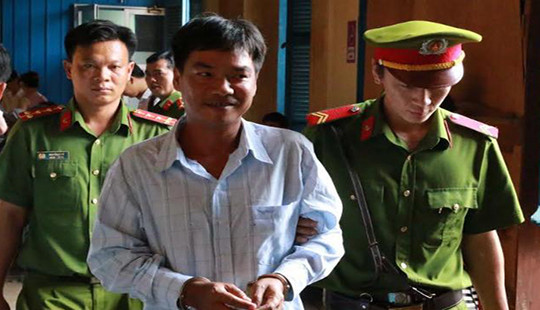 Chấp hành viên “bỏ túi” tiền thi hành án