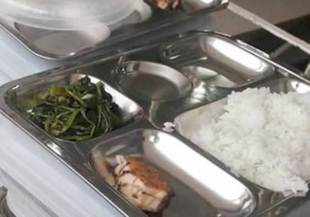 Nữ Hiệu trưởng lên tiếng về bữa ăn gây “bão” mạng xã hội