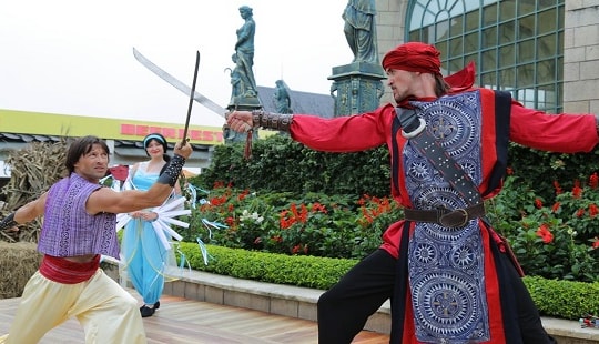 Halloween Sun World Ba Na Hills đẹp rực rỡ với hơn 10 tấn bí, ngô, táo trang trí