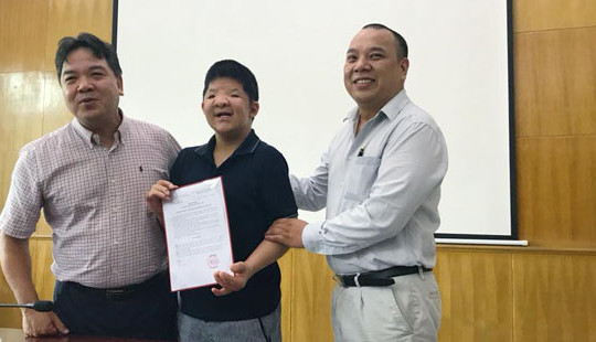 Từ chuyện con trai diễn viên Quốc Tuấn nhận học bổng: Phép màu là có thật