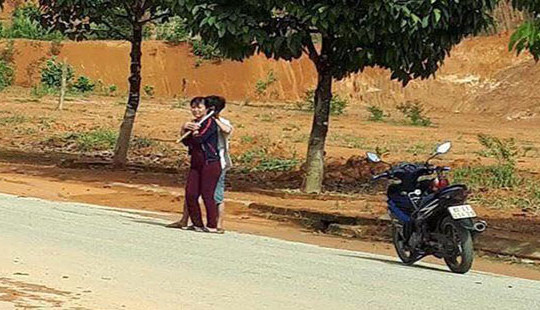 Khống chế con tin rồi yêu cầu cung cấp xe ô tô bỏ trốn