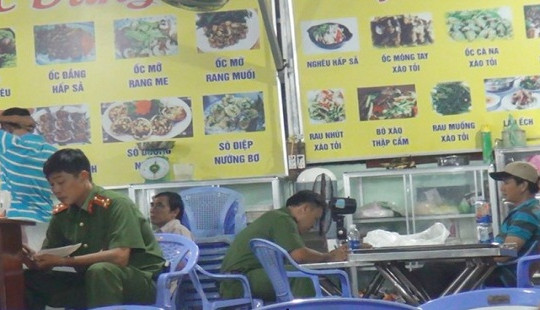 TP.HCM: Đầu bếp bị đâm gục khi đang nướng thịt trong quán nhậu