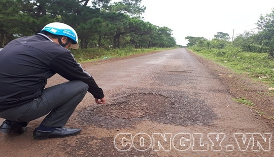 Gia Lai: Đường xuống cấp, sửa trước hỏng sau