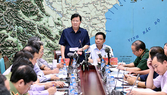 Phó Thủ tướng Trịnh Đình Dũng: Bão đổ bộ trong những ngày tới là cực kỳ nguy hiểm