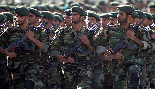 Iran nổi giận đe dọa “nghiền nát” căn cứ Mỹ