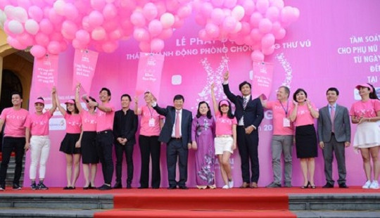 Khám sàng lọc miễn phí bệnh ung thư cho phụ nữ trên 40 tuổi