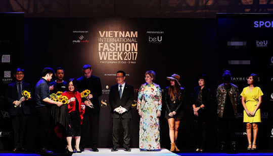 Tuần lễ thời trang quốc tế Việt Nam thu đông 2017 chính thức khởi động
