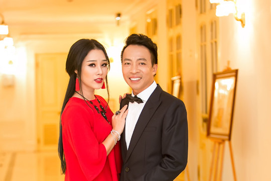 Hoa Trần, vợ Việt Hoàn xinh đẹp lộng lẫy sánh đôi với chồng