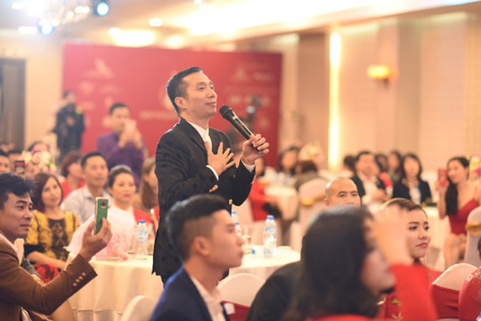 NTK Đỗ Trịnh Hoài Nam đấu giá được gần 1 tỷ đồng làm từ thiện