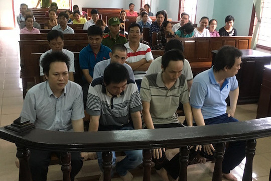 Đội trưởng thanh tra giao thông bất ngờ nhận tội hối lộ