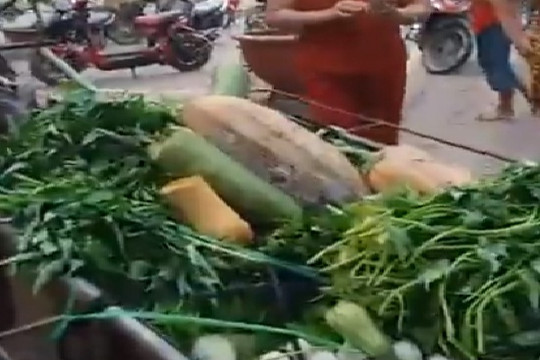 Thực phẩm bẩn “tuồn” vào trường tiểu học tại Vĩnh Phúc: Công khai xin lỗi phụ huynh học sinh