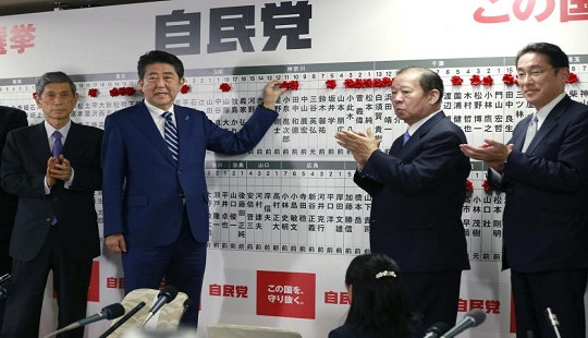 Liên minh cầm quyền chiến thắng vang dội, phép thử của ông Abe đã thành công
