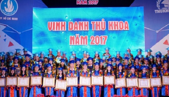 TP. HCM vinh danh 84 thủ khoa năm học 2016-2017