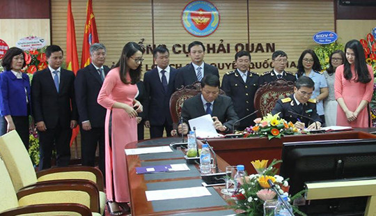 BIDV và Tổng cục Hải quan ký thỏa thuận hợp tác dịch vụ nộp thuế Hải quan điện tử 24/7