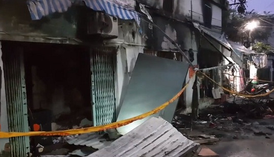 TP. HCM: Cháy nhà dân giữa đêm, hai bà cháu thiệt mạng