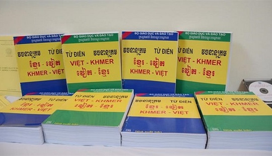 Ra đời Bộ Từ điển song ngữ mới Việt – Khmer và Khmer – Việt