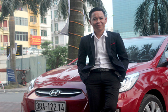 'Thánh giả giọng' MC Việt Hồ làm minishow kỷ niệm 15 năm