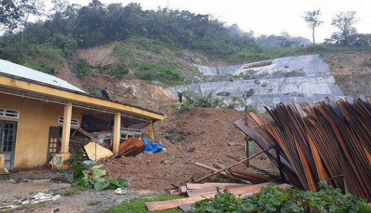 Sạt lở núi nghiêm trọng tại Quảng Nam, 8 người bị vùi lấp
