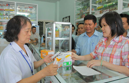 Người không học dược có được mở tiệm thuốc?