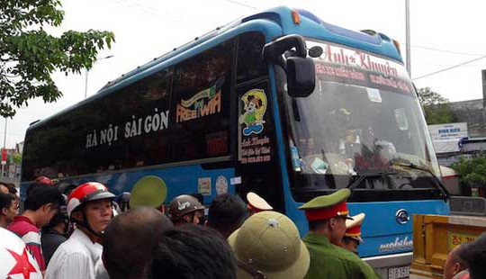 Chuyển hồ sơ vụ xe khách chở hàng lậu sang cơ quan điều tra