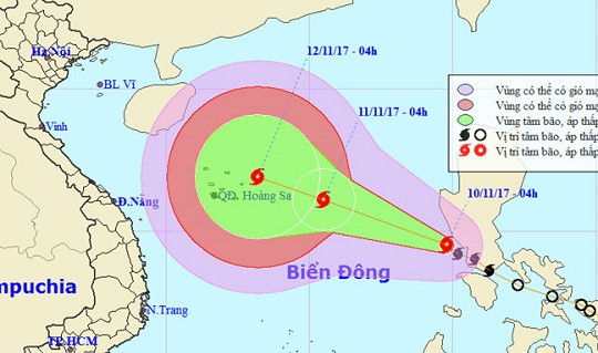 Biển Đông tiếp tục hứng bão số 13 có sức gió 100 km/h