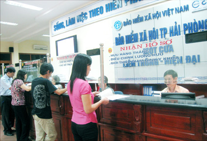 Làm việc hai nơi sẽ đóng bảo hiểm xã hội thế nào?